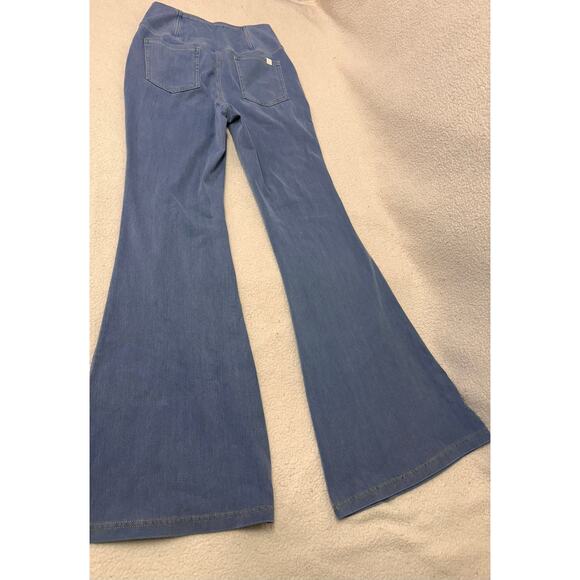 Halara Flex Denim High Rise Flare Jeans Stretch Pull On Blue Size Small - Picture 3 of 11